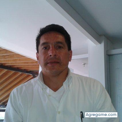 hombres solteros de 47 años