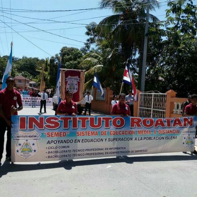 Alumnos (as) Inst. Roatán