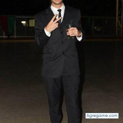 opinionadrian chico soltero en Ciudad Ojeda