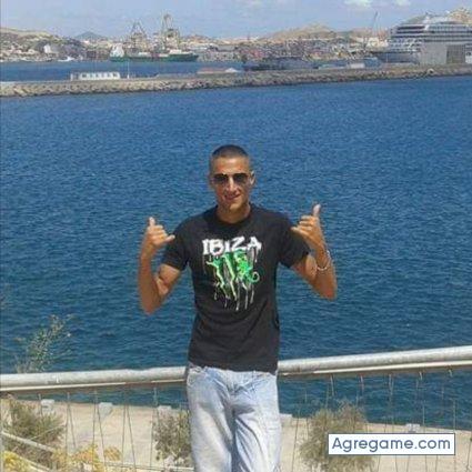 Antonio690 chico soltero en Barrio Peral