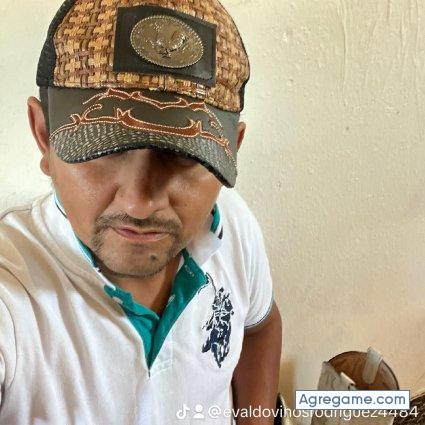 Efrainvaldovinos44 chico soltero en Perris