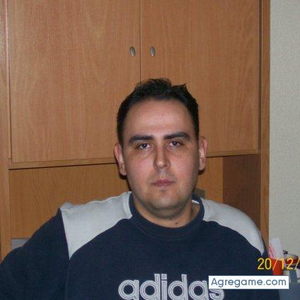 Miguel0 chico soltero en Castelli