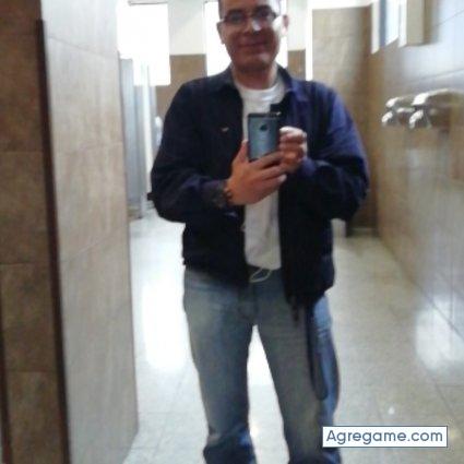 juanonegro2477 chico divorciado en Quito