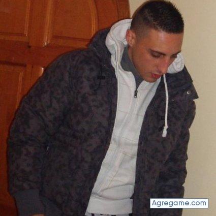 Crisbdn chico soltero en Badalona
