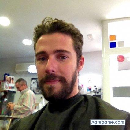 Velefique chico soltero en Tabernas