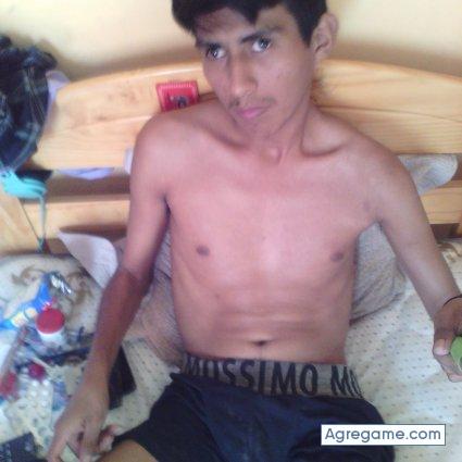 Lucholoprs chico soltero en Tarma