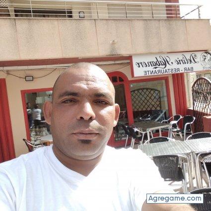 Deyandrea chico soltero en Burjassot