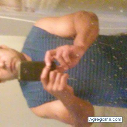 ZURIC chico soltero en Honolulu