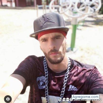 SecretFamily chico soltero en Sort