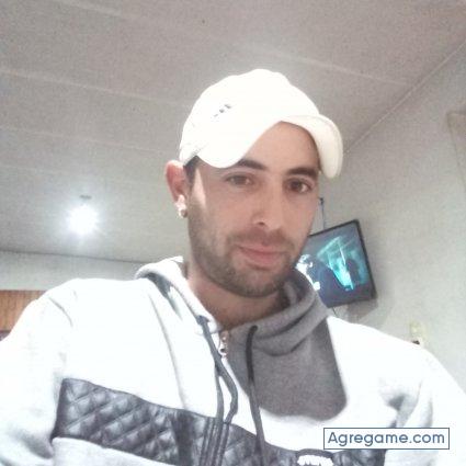 Eze2214 chico soltero en Tortuguitas