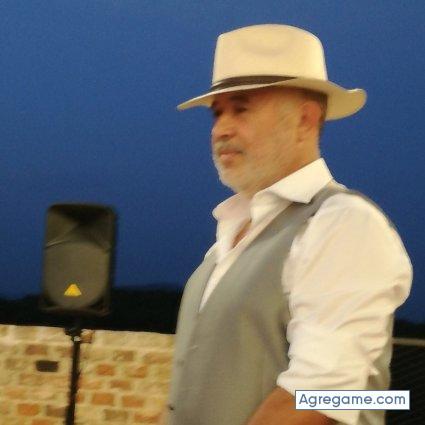 Luiguione chico casado en Castellón de la Plana