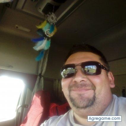 Emi8555 chico casado en Sauce Viejo