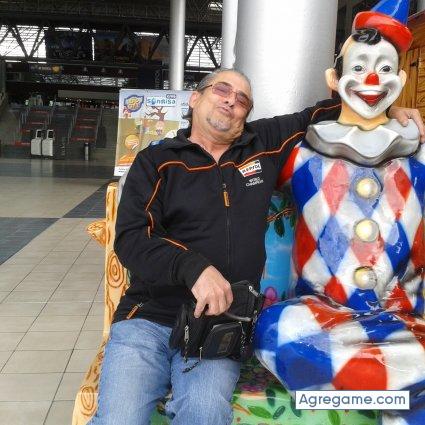 HuFran chico divorciado en Monserrat