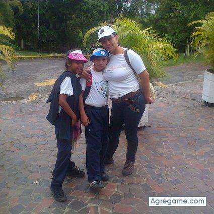 scarlets chica soltera en Los Teques