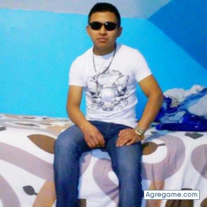 cesarjeronimo chico soltero en Newark