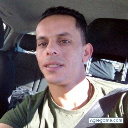 nasrotaourrit chico soltero en 