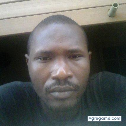 Kaloga chico soltero en 