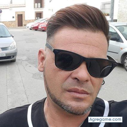 Rafaellopera chico divorciado en Antequera