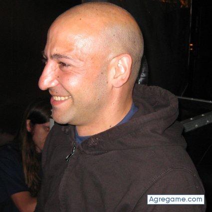hullabalo chico soltero en Vigo