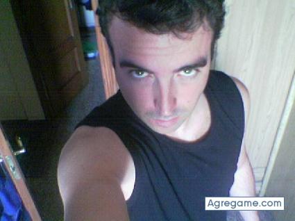 Clash chico soltero en Barcelona