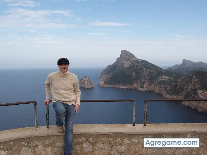 sicomede chico soltero en Alcudia