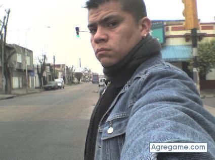 bostero chico soltero en Tristán Suárez