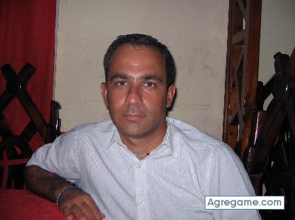 YLUCAS chico separado en 