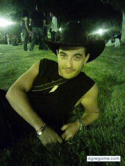 lasdostorres chico soltero en La roca del valles