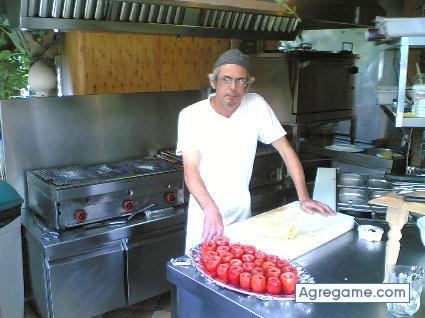 nivarsan chico divorciado en Torremolinos