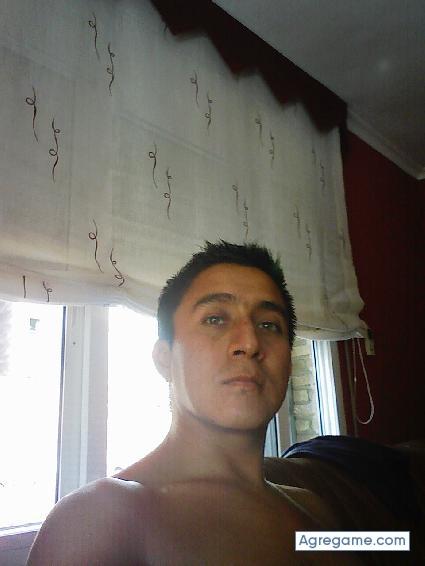 helio333 chico soltero en Tona