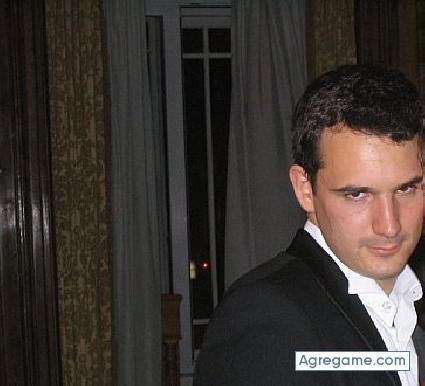 Favila chico soltero en Pinar de Chamartin