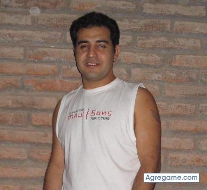 theracer chico soltero en Santiago