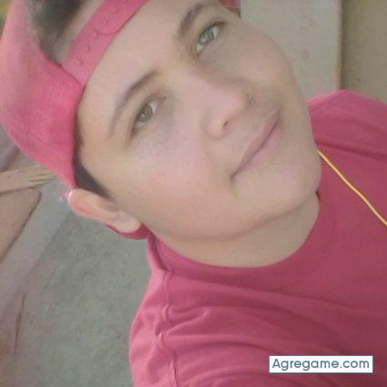 Xxxhelmet chico soltero en Salama