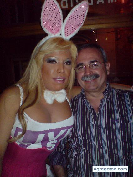 olegario chico soltero en Sevilla