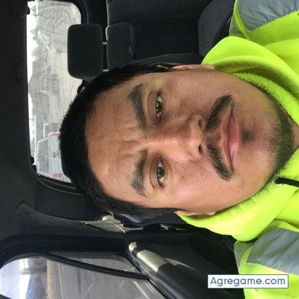 Gollolanda chico soltero en Burley