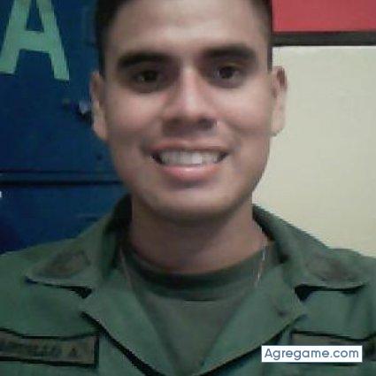 alexandro_military chico soltero en Maracay