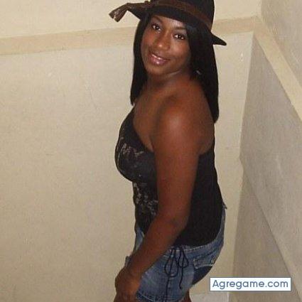 cristal chica soltera en Licey Al Medio