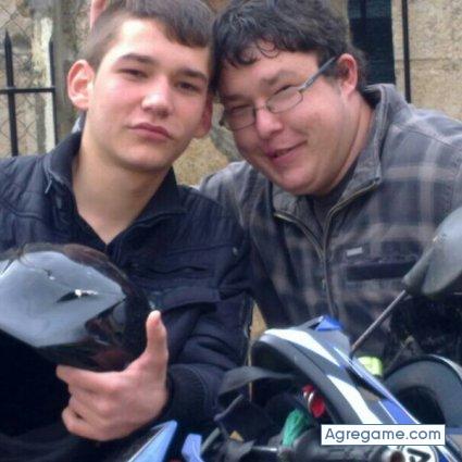 motocicleta123 chico soltero en Congosto