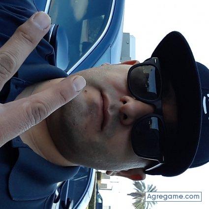 Giorgioo chico soltero en Tustin