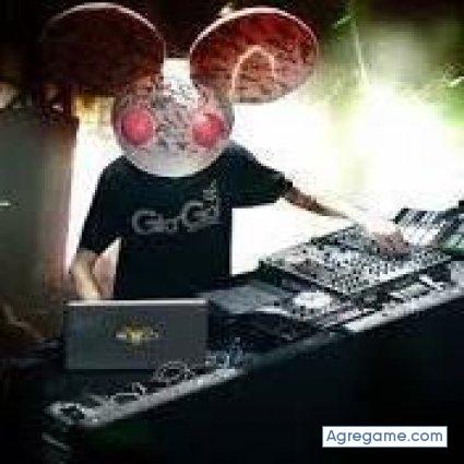 valentinoelectromixe chico soltero en Almodovar Del Campo