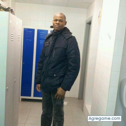 Bangaly36 chico soltero en Lliça d'amunt