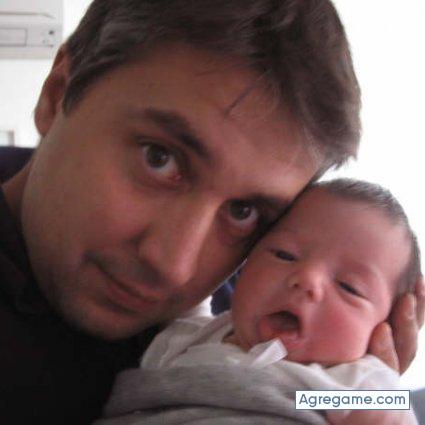 670854436 chico soltero en Museros