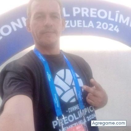 Bernotti chico soltero en Valencia