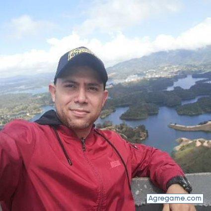 ricardolinarez9688 chico soltero en Kennesaw