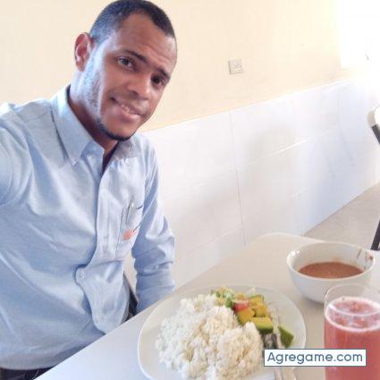 Albertooltega chico soltero en Azua De Compostela