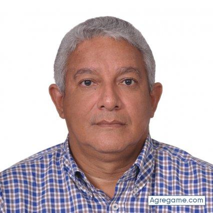 RafaelEnrique chico casado en Cartagena