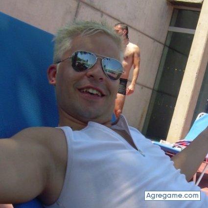 elsanto chico soltero en Gandia