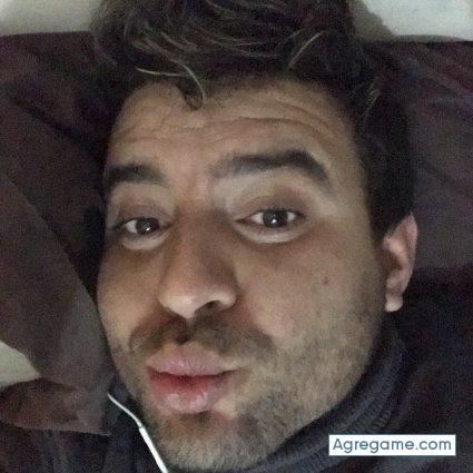 Efra21latino chico soltero en 