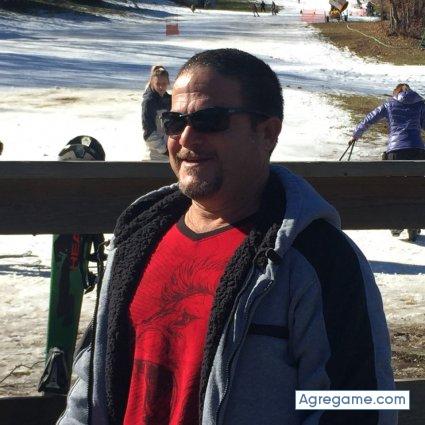 Mellizorubio chico soltero en Gastonia