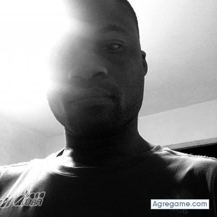 Ahndz chico soltero en La Habana Vieja